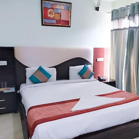 Roomshala 110 Hotel Mulaqaat - Shiv Nadar University Dadri Kültér fotó