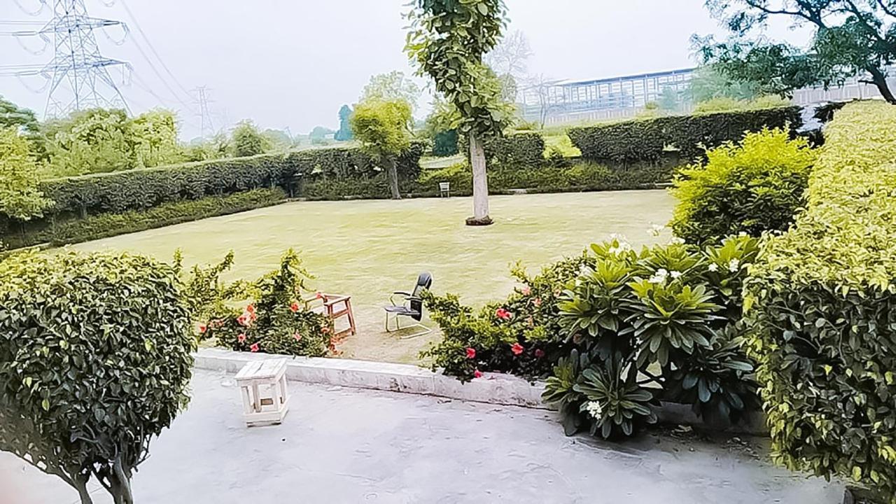 Roomshala 110 Hotel Mulaqaat - Shiv Nadar University Dadri Kültér fotó