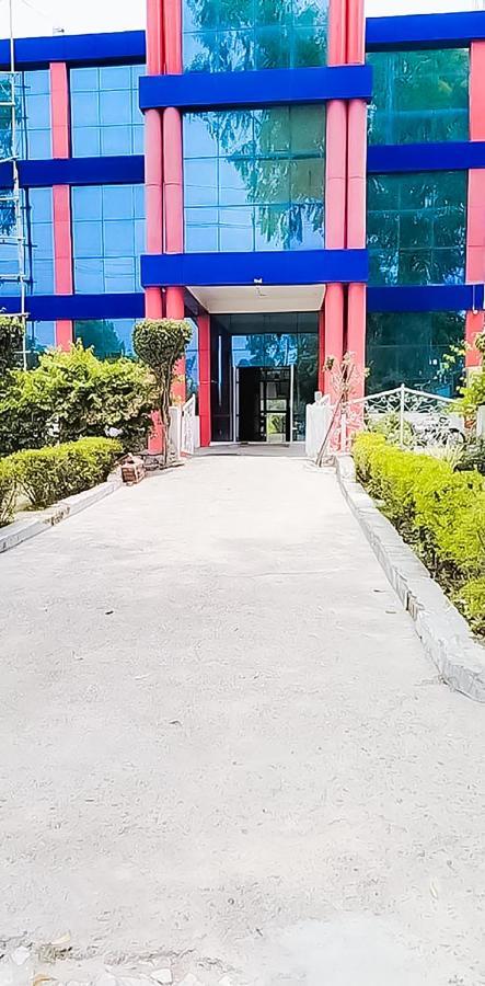 Roomshala 110 Hotel Mulaqaat - Shiv Nadar University Dadri Kültér fotó