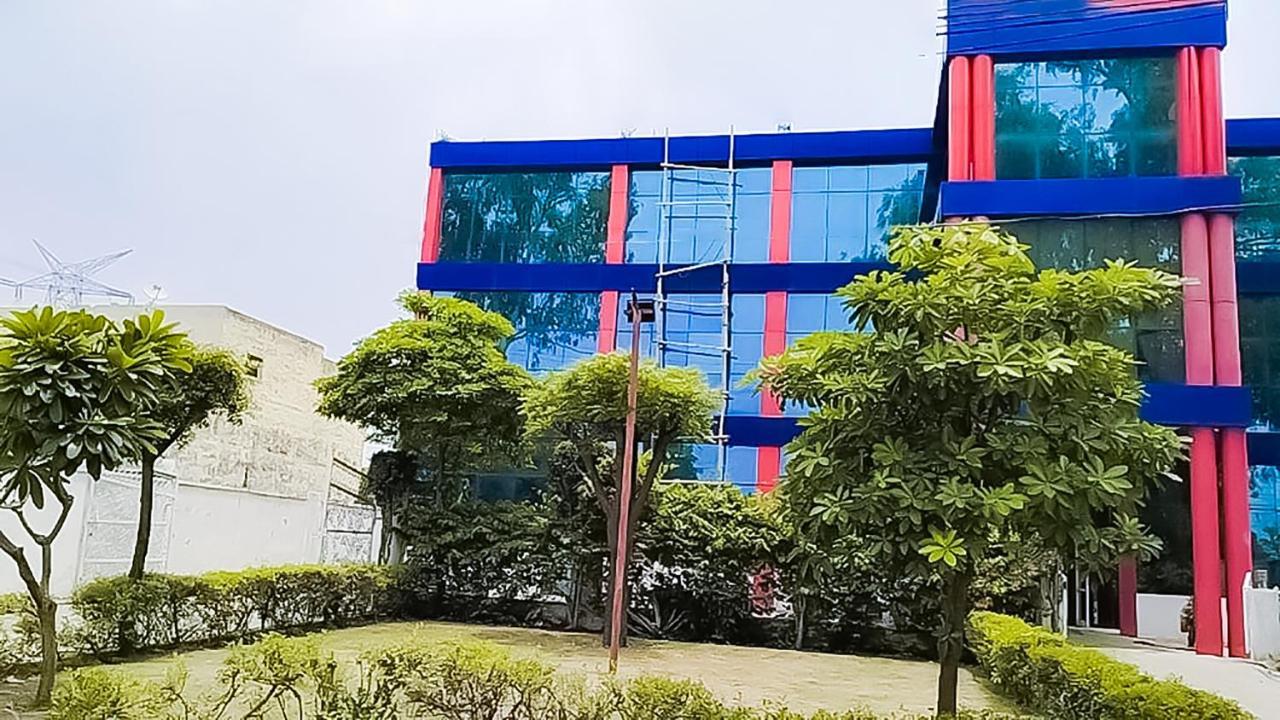 Roomshala 110 Hotel Mulaqaat - Shiv Nadar University Dadri Kültér fotó