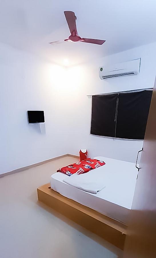 Roomshala 110 Hotel Mulaqaat - Shiv Nadar University Dadri Kültér fotó