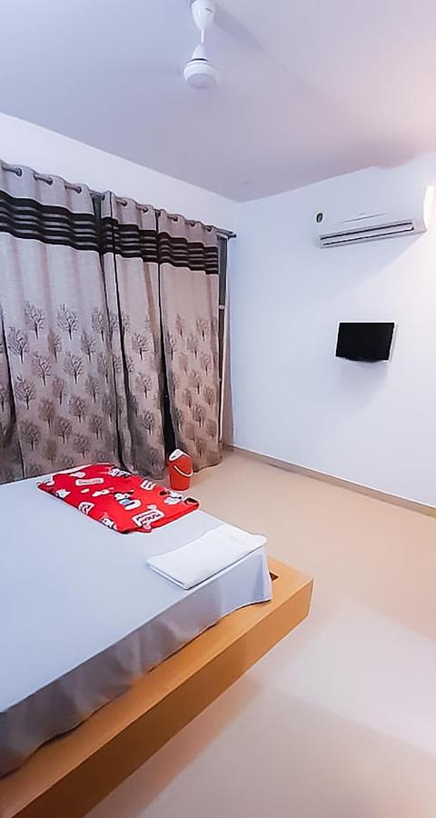 Roomshala 110 Hotel Mulaqaat - Shiv Nadar University Dadri Kültér fotó