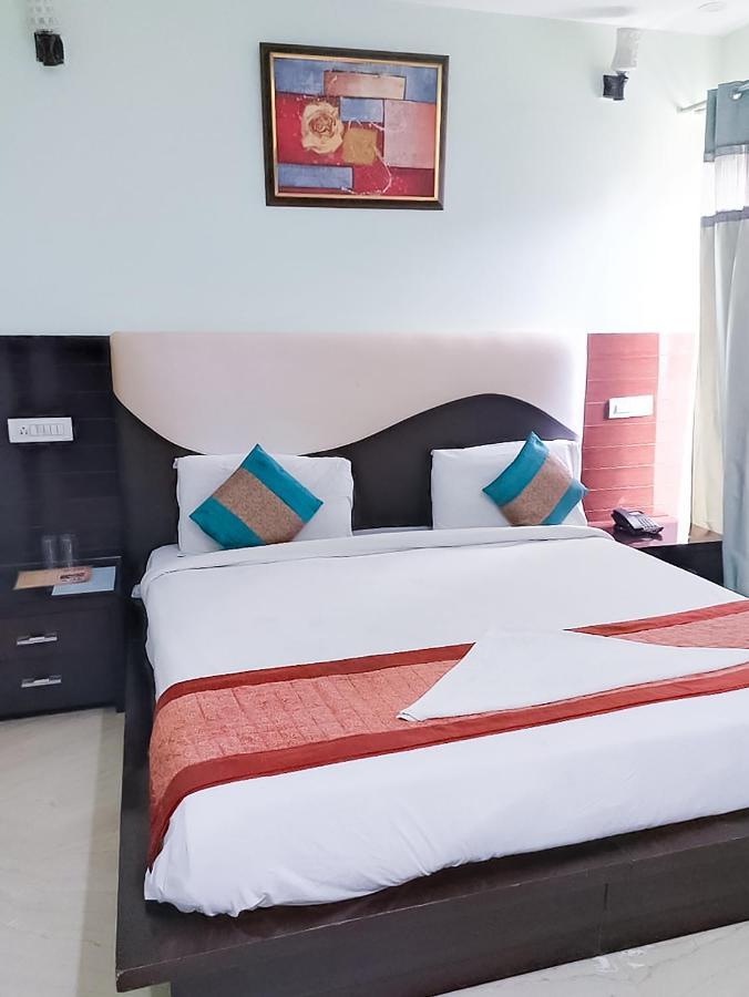 Roomshala 110 Hotel Mulaqaat - Shiv Nadar University Dadri Kültér fotó